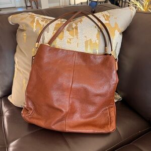 LIKE-NEW Coach Phoebe Shoulder Bag